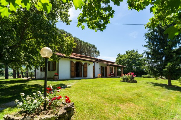 Authentieke Toscaanse boerderij met panoramisch zwembad bij Castiglion Fiorentino - thumbnail 1