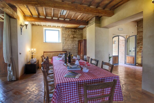 Landhuis Villa Angeli met privézwembad en uitzicht op Assisi - thumbnail 4