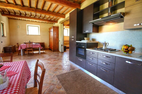 Landhuis Villa Angeli met privézwembad en uitzicht op Assisi - thumbnail 5