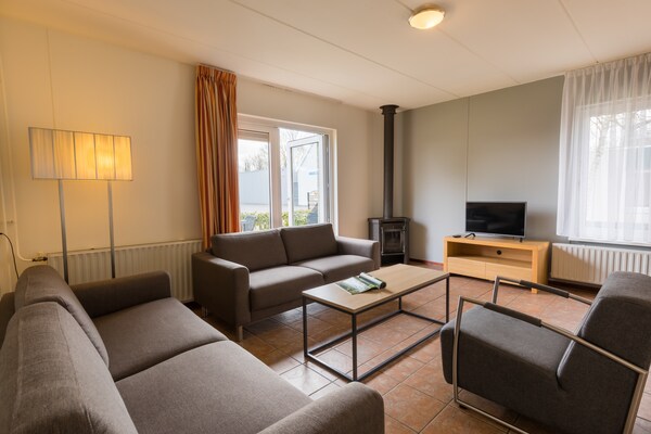 Comfortabel vakantiehuis in Hunzedal met zwembad en hondvriendelijke tuin - thumbnail 2