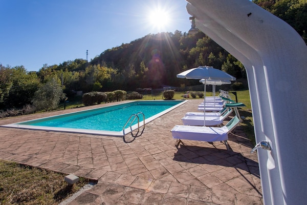 Authentiek appartement voor 4 op landgoed nabij Assisi met zwembad - thumbnail 2