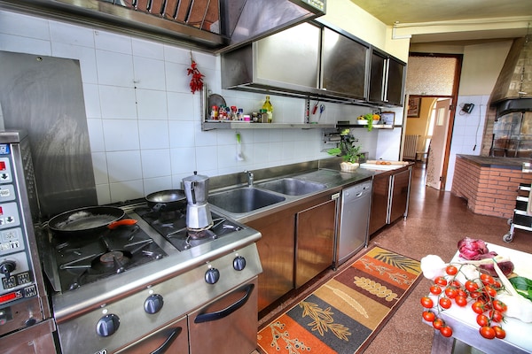 Ruime villa met zwembad voor 17 personen in Anghiari - thumbnail 5