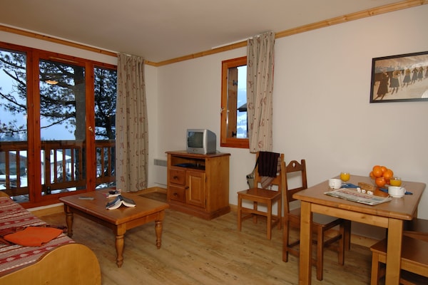 Knus appartement voor 4 aan Place de l'Église met zwembad, sauna & hond - thumbnail 6
