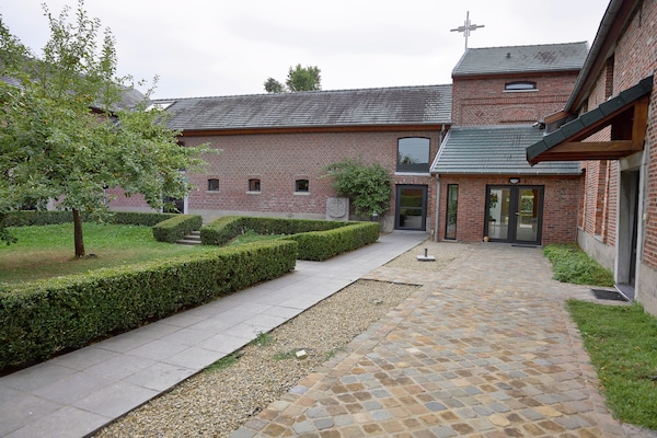 28-persoons klooster bij Sint-Truiden met biljart en boomgaard - thumbnail 6
