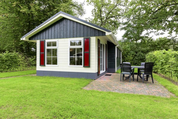 Vrijstaande bungalow in Dalfsen met tuin, huisdieren welkom - thumbnail 1