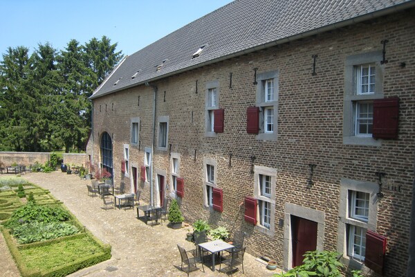 Licht appartement in Mesch met tuin, nabij Maastricht en golfbaan - thumbnail 6