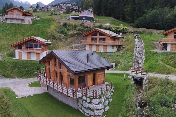 Vrijstaand chalet in het bos aan de skipiste met sauna - thumbnail 5