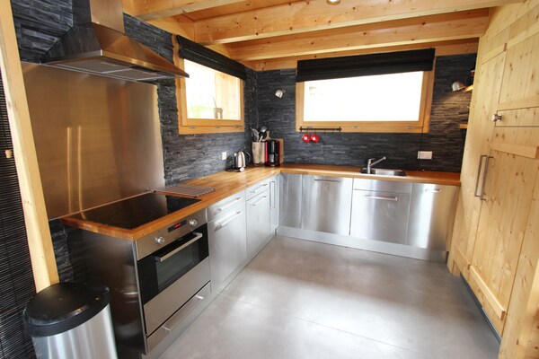 Vrijstaand chalet in het bos aan de skipiste met sauna - thumbnail 6