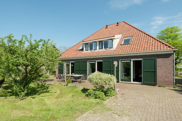 Luxe vrijstaand vakantiehuis in bosrijke Beemster voor 14 personen - thumbnail 1