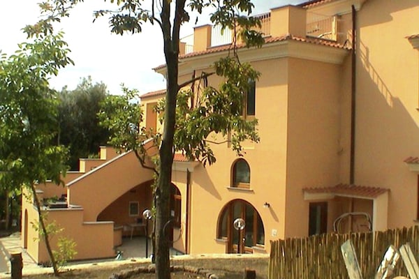 Op 1,5 km van zee: Rustiek landhuis Nunziatina in Sorrento - thumbnail 1