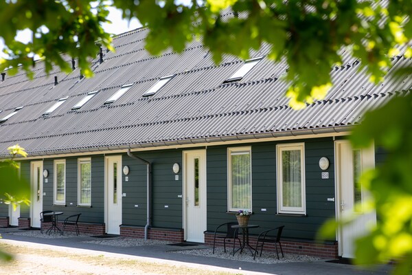 Luxe boshuis voor 6 personen in Vakantiepark Horsetellerie 4, Hardenberg - thumbnail 1