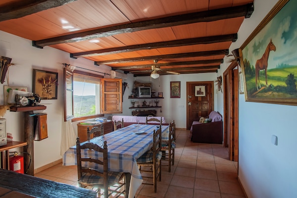 Vakantiehuis met privézwembad in Villanueva de la Concepción - thumbnail 2