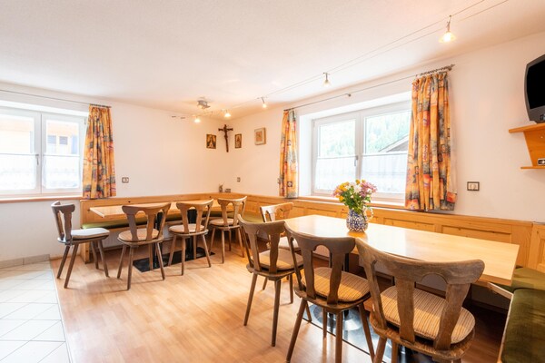 Ruim landhuis voor 18 personen aan de bosrand bij St. Gallenkirch - thumbnail 2