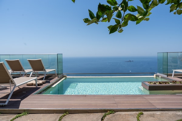 Villa Sky meets Sea: panoramisch clifftop verblijf met privézwembad bij Positano - thumbnail 1