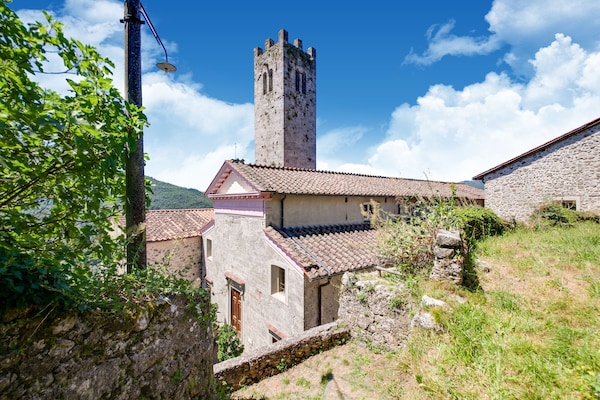 Authentiek vakantiehuis in eeuwenoude burcht bij Bagni di Lucca - thumbnail 2