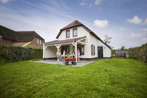 Luxe kindvriendelijke boerderijvilla met sauna en hottub in Roggel - thumbnail 6