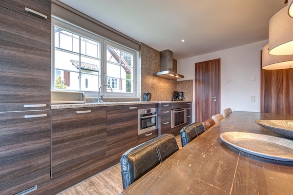 Ruime luxe villa voor 12 personen in Dahlem - thumbnail 4