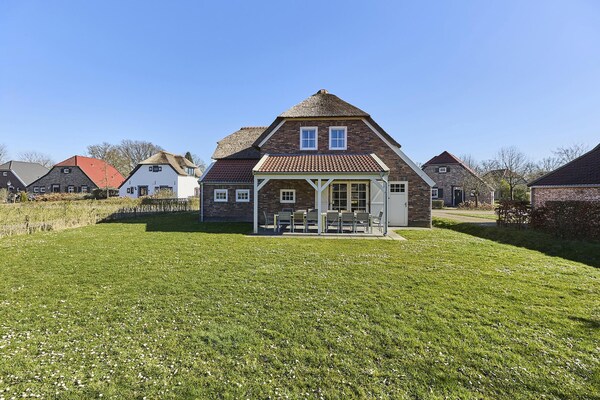 Luxe boerderijvilla met sauna en hottub op 5-sterrenpark in Midden-Limburg - thumbnail 6