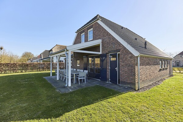 Luxe boerderijvilla met sauna en stoomdouche op 5-sterrenpark in Limburg - thumbnail 6