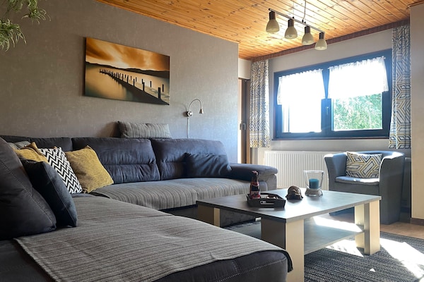 Knus appartement voor 5 aan de rand van het bos in Nidrum - thumbnail 2