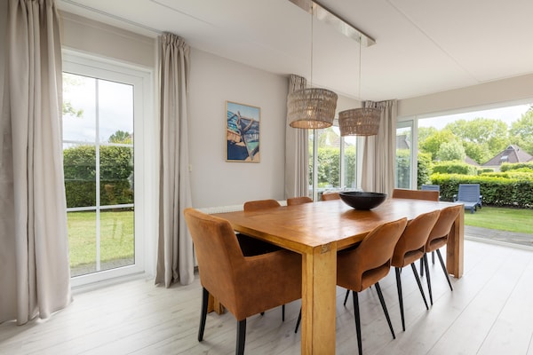 Wellnessbungalow aan het water in hartje Friesland voor 8 personen - thumbnail 5