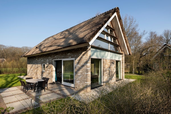 Luxe vrijstaande villa op vakantiepark in rustig Ruinen, Drenthe - thumbnail 1
