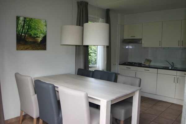 Vrijstaande bungalow op Vakantiepark het Drentse Wold voor 5 personen - thumbnail 5