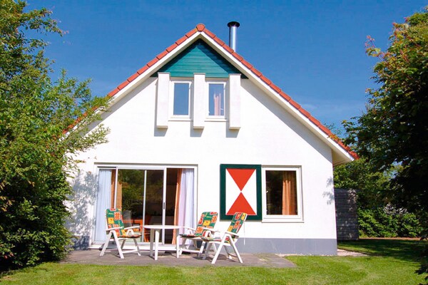 Vrijstaande bungalow op Vakantiepark het Drentse Wold voor 5 personen - thumbnail 1