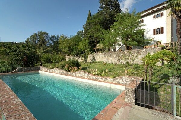 Historische Villa Pepi met privézwembad in de Toscaanse bossen bij Florence - thumbnail 6