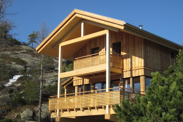 Design chalet op 1800m met sauna, bubbelbad en bergzicht in Turracherhöhe - thumbnail 5