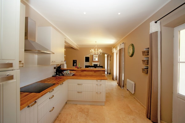 Luxe villa met privézwembad en 5 suites nabij Apt in de Luberon - thumbnail 3