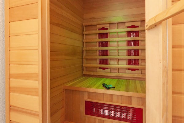 Lyts Sypenstien: Luxe vakantiehuis met sauna in bosrijk Langweer - thumbnail 5