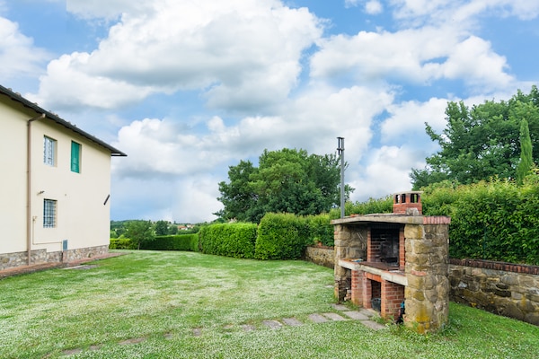 Knus Toscaans appartement met zwembad en tuin bij Bucine - thumbnail 6