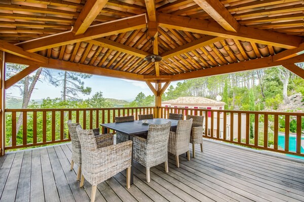 Architectenvilla voor 14 personen met privézwembad en uitzicht op het Massif des Maures - thumbnail 6