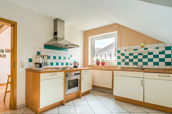 Ruim appartement in Marktrodach met tuin, op 300m van het centrum - thumbnail 4