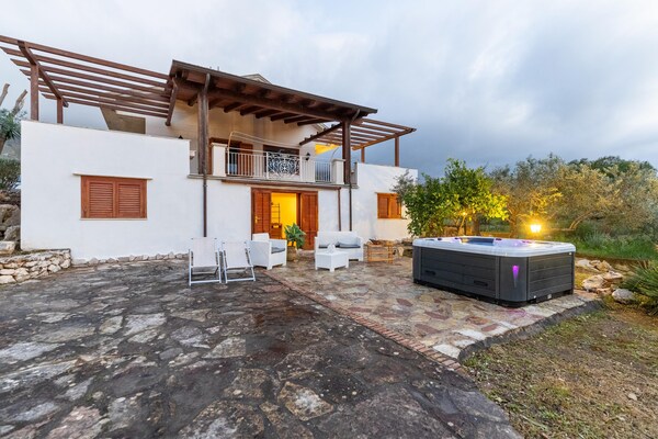 Ruim vakantiehuis Villa La Marmora in Castellammare del Golfo - thumbnail 1