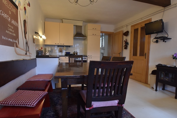 Chalet Nisou 2: Ruim familie-appartement in de bossen bij Zlatá Olešnice - thumbnail 5
