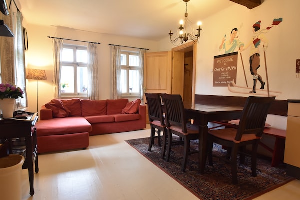 Chalet Nisou 2: Ruim familie-appartement in de bossen bij Zlatá Olešnice - thumbnail 4