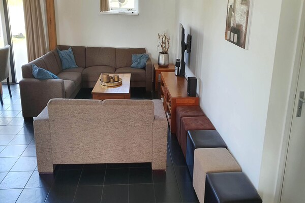 Luxe groepsboerderij Stelhoeve: 30 pers, Zeeland, 14 suites, aan zee - thumbnail 1