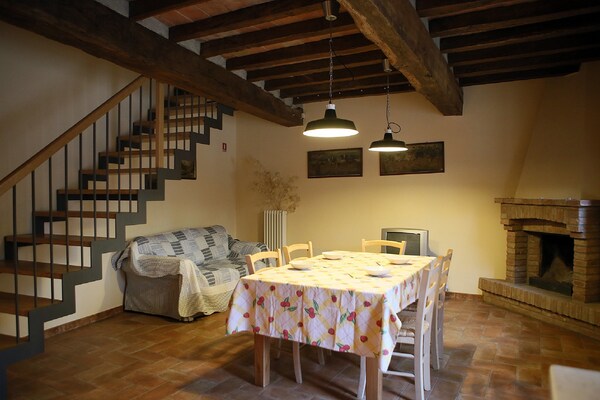 Rustiek vakantiehuis voor 5 in de heuvels bij Castellarano met 3 badkamers - thumbnail 3