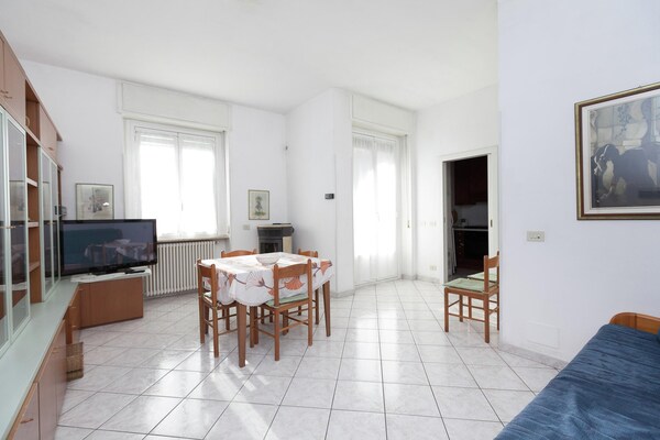 Ruim appartement met zwembad, fitness en uitzicht op het Comomeer - thumbnail 3