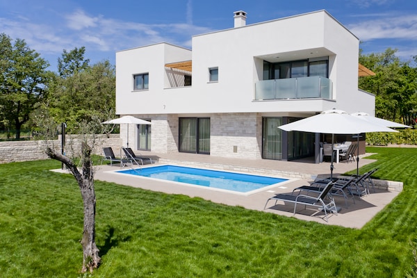 Villa Amaris: Elegante villa met privézwembad op 400m van zee in Novigrad - thumbnail 6