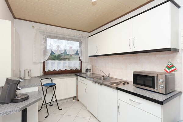 Vrijstaand boshuis in Altenfeld aan de voet van het Thüringer Woud - thumbnail 3
