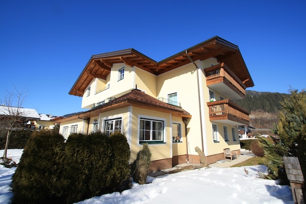 aigenberg sleeps 8