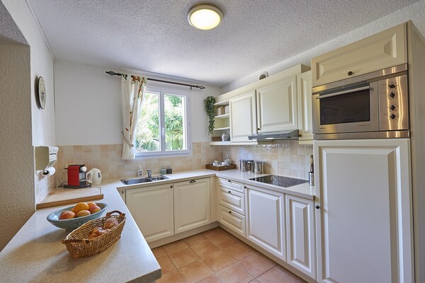 Ruime vrijstaande villa voor 8 personen in Nans-Les-Pins, Provence - thumbnail 3