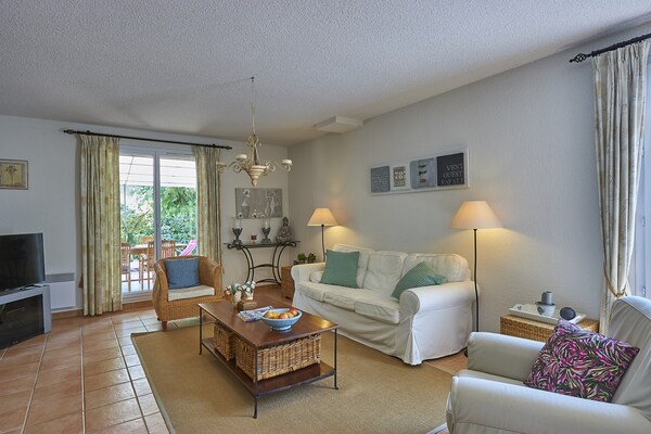 Ruime vrijstaande villa voor 8 personen in Nans-Les-Pins, Provence - thumbnail 2