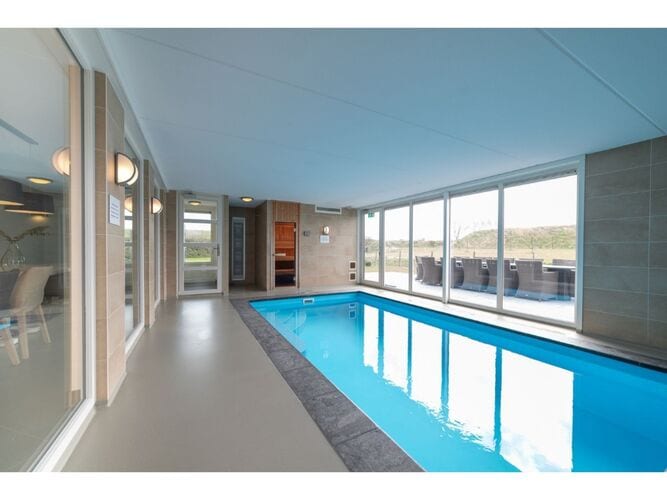Luxe Beveland met Zwembad Ferienhaus in den Niederlande
