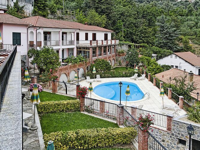 Apartment in Castellaro with communal pool Ferienwohnung in Italien