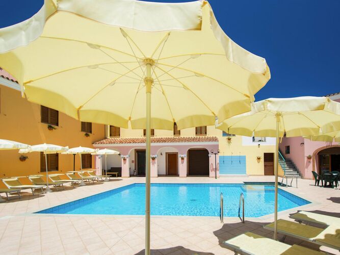 Residence mit Pool in Sos Alinos Ferienwohnung in Italien