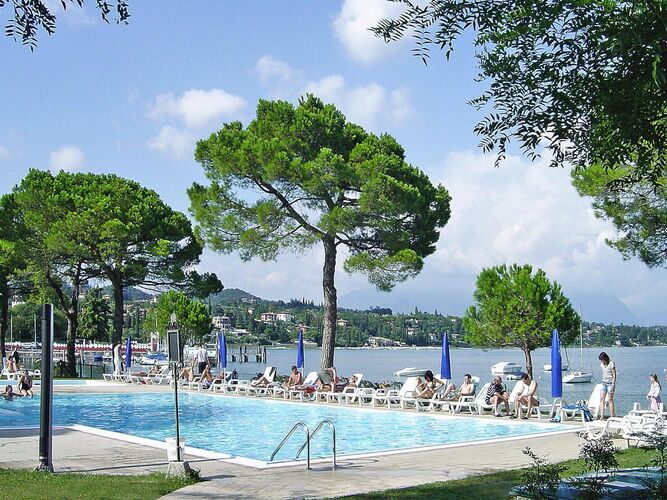 Front Lake Resort Le Corti del Lago, Padenghe Ferienwohnung in Italien